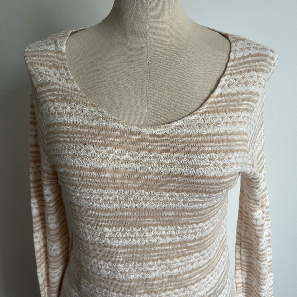 C - White & Tan Light Long Sleeve Knit / Shirt  - 3/25$ - Picture 5 of 10